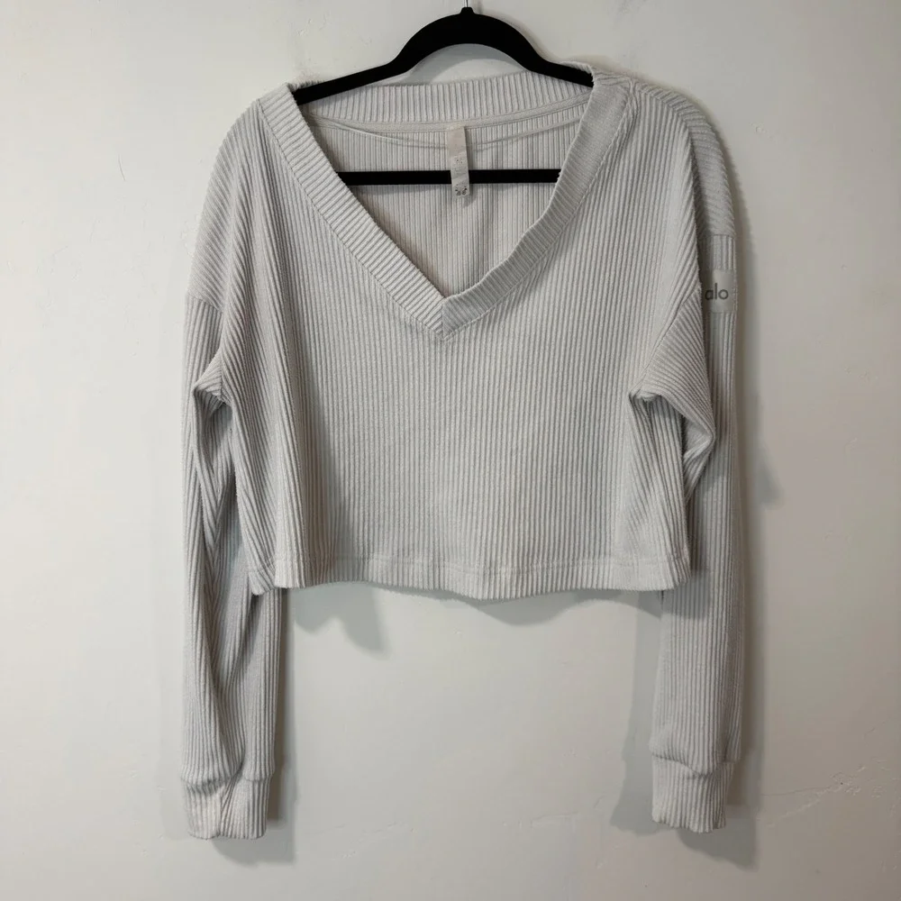 Alo Yoga Womens Muse V-Neck Pullover Small White Ribbed Crop Top